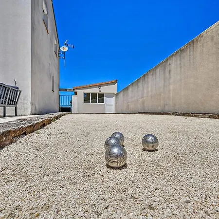 Сasa de vacaciones Lovely In With Outdoor Swimming Pool *