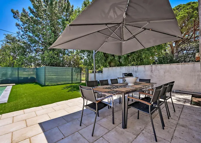 بيت للعطل Stunning In نيم